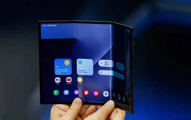 遙遙落后!三星首款三折疊屏手機發布,華為看后表示:就這?